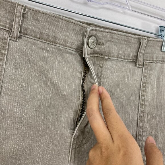 LOGO Lori Goldstein sz 18W Gray Boyfriend Fit Stretch Frayed Hem Cropped Jeans - Picture 4 of 10